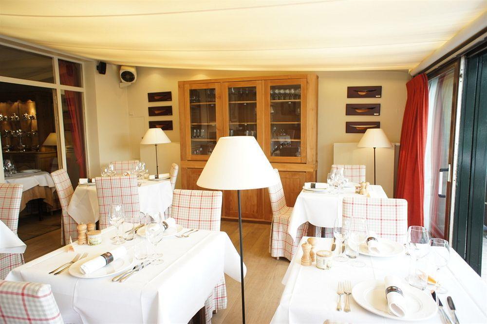 Hotel Au Comte De Mercy Oupeye Esterno foto